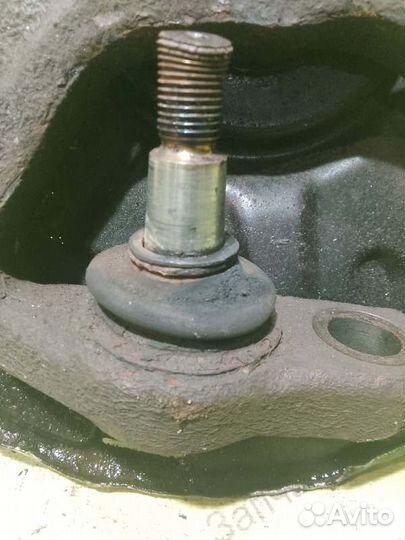 Кулак поворотный передний левый Mercedes S-Class