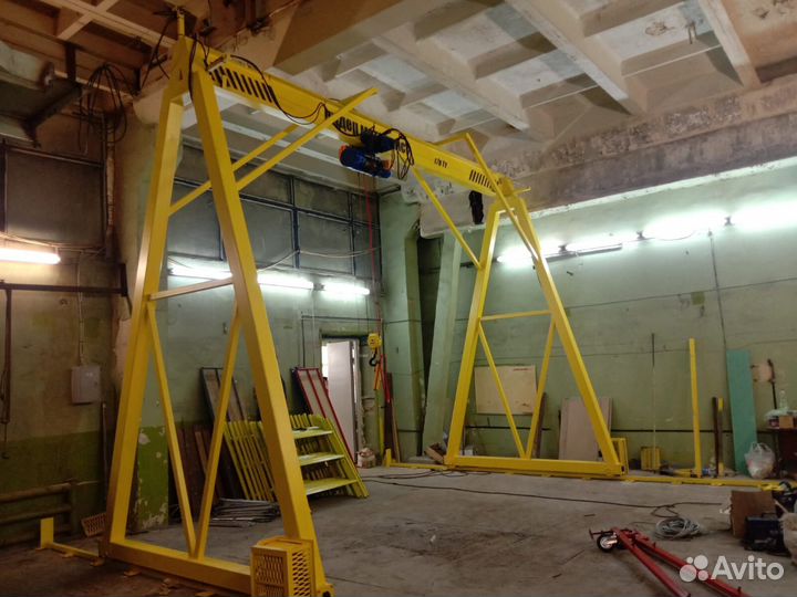 Устойчивый ручной козловой кран