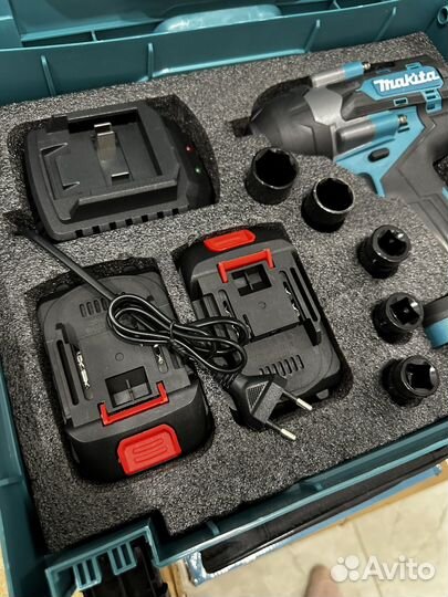 Гайковерт аккумуляторный 700 ньютон