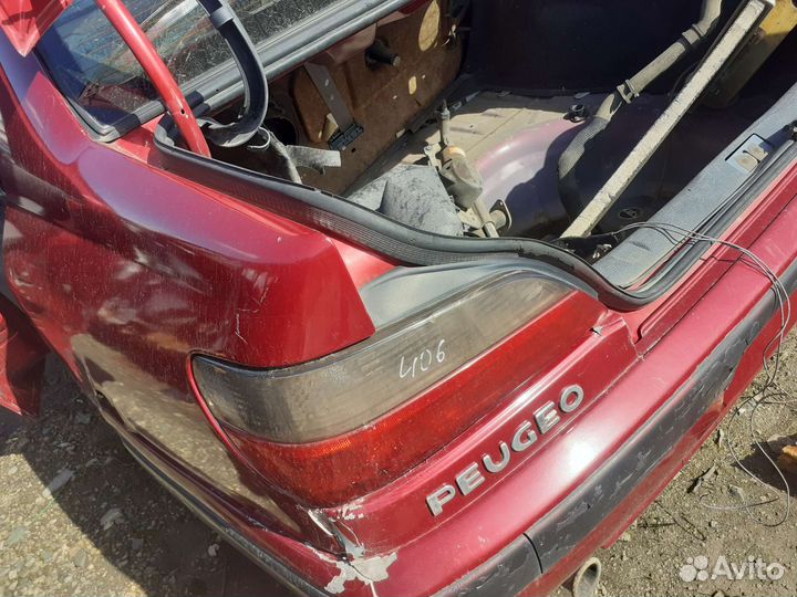 Левый фонарь Peugeot 406