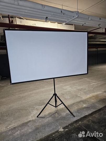 Экран для проектора на штативе