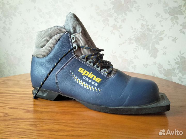 Лыжные ботинки