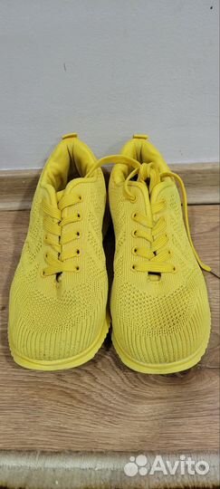 Кроссовки MKB