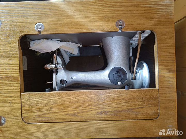 Швейная машинка ножная