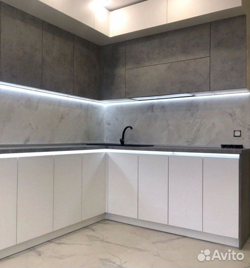 Кухня угловая на заказ.мдф фасады