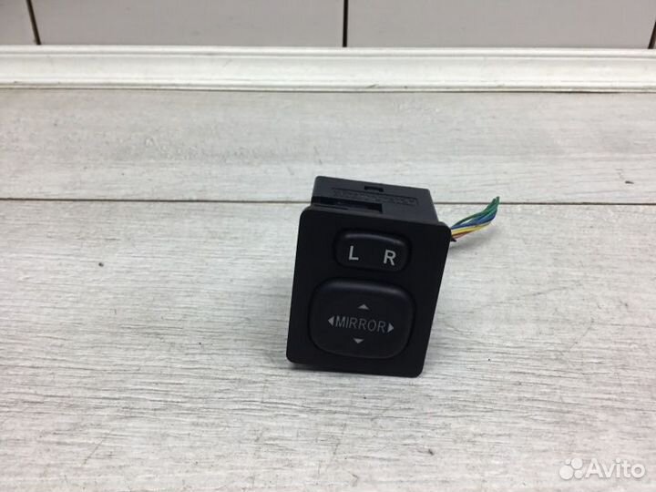 Кнопка управления зеркалами Toyota Auris хэтчбек