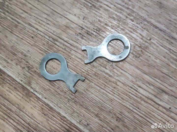 Ключ бардачка иж