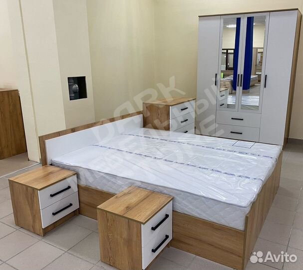 Спальный гарнитур