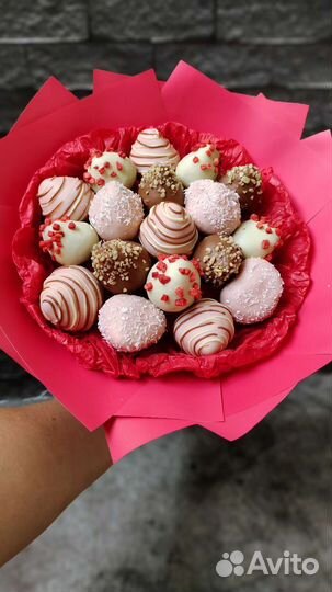 Клубника в шоколаде, съедобные букеты