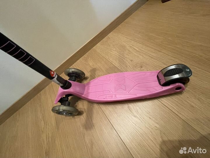 Самокат трехколесный Maxi Micro Led