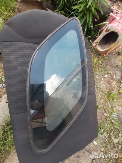 Стекло кузова Kia Sportage 2