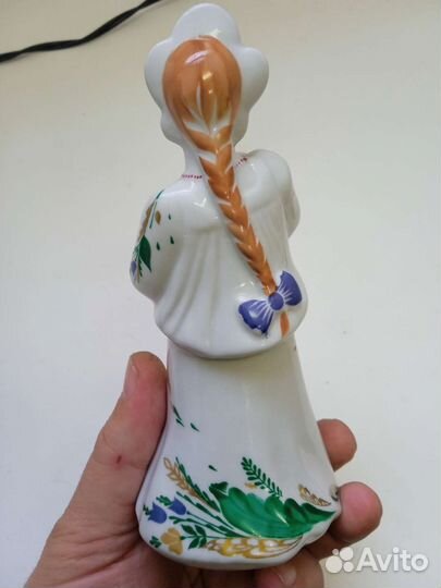 Статуэтка девушка с голубем