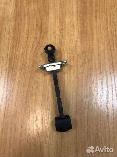 Ограничитель передней правой двери Honda CR-V 5