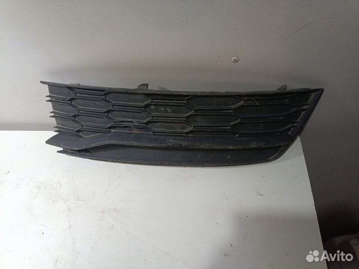 Заглушка противотуманной фары Skoda Rapid