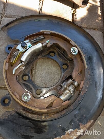 Задние тормоза на лансер 10