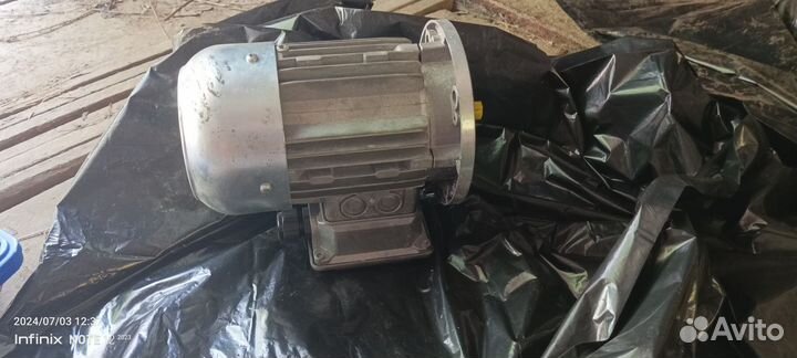Трехфазный двигатель 63A-4 кВт0,13
