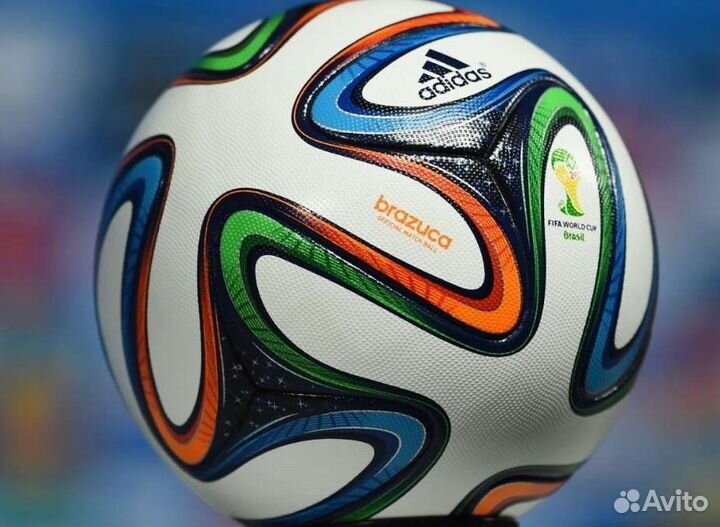 Футбольный мяч adidas brazuca новый