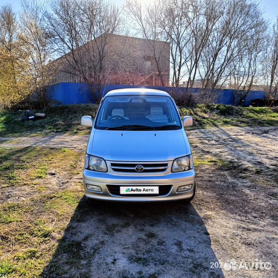 Toyota Town Ace Noah 2.0 AT, 2000, 330 000 км