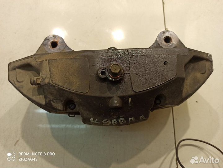 Суппорт(передний левый) (Kia K900 II)