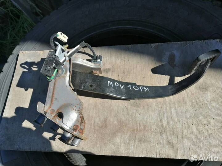 Педаль тормоза Mazda MPV LW