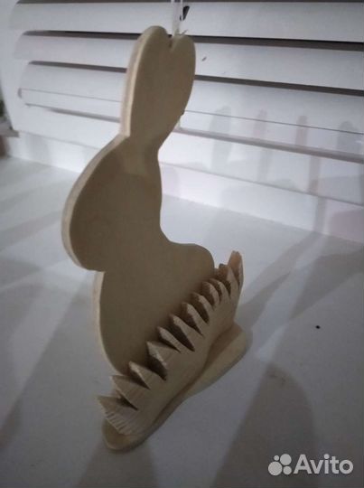 Деревянная фигурка