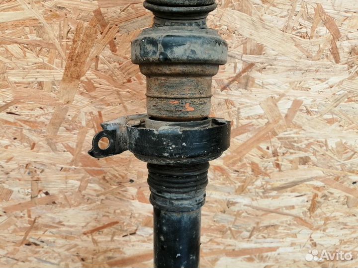 Вал карданный задний VW Touareg NF 2010-2018