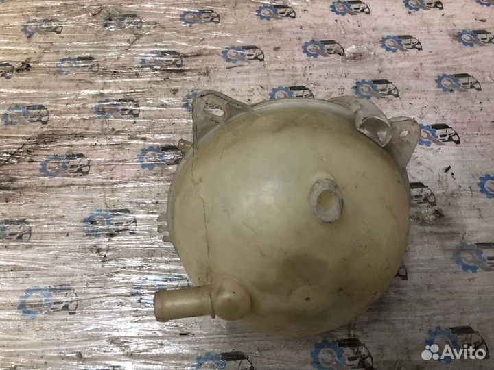 Бачок расширительный передний Volkswagen Golf 4