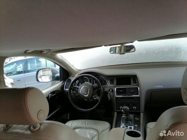 Торпедо Аudi q7 4l c подушками безопастности