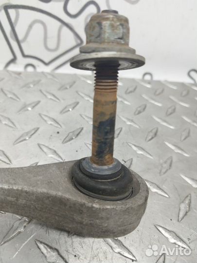 Рычаг подвески задний Volkswagen Phaeton 1