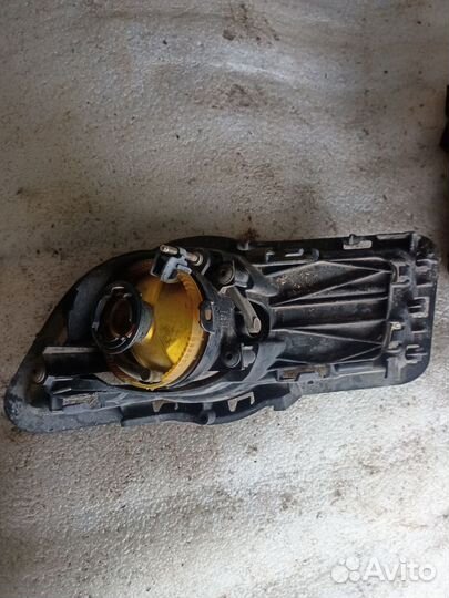 Рамка противотуманной фары прав. Volkswagen Tiguan