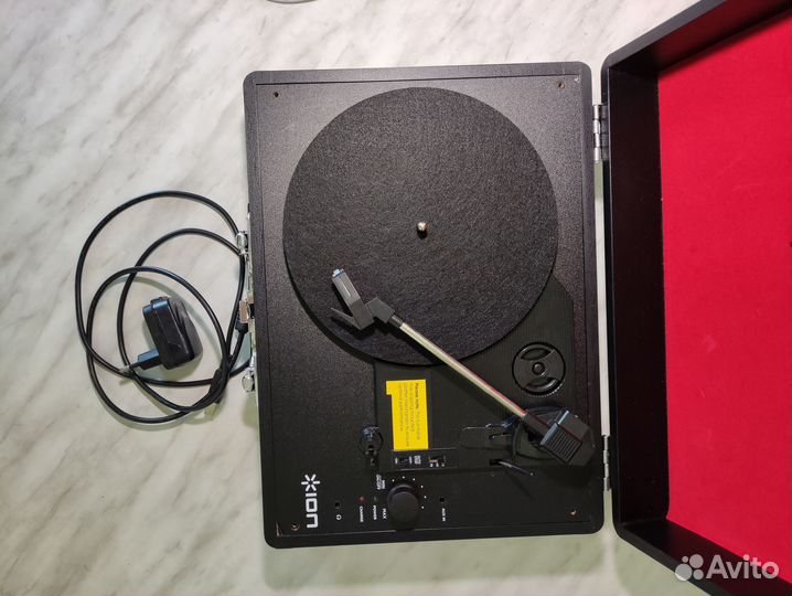 Виниловый проигрыватель ION motion