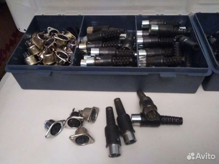 Штекеры гнезда точка-тре /5DIN и другие новые СССР