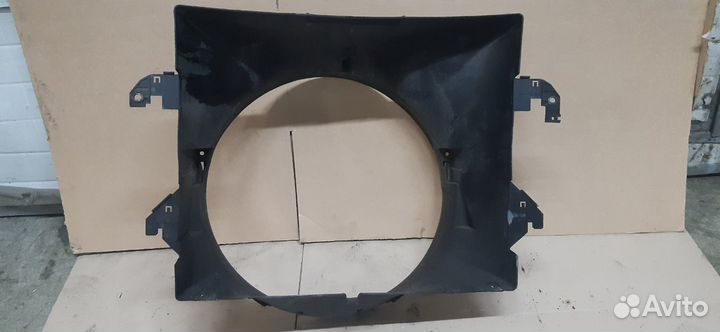 Диффузор радиатора Додж Рам 2009-2017 68241660AA