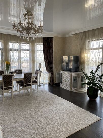 Дом 360 м² на участке 6 сот.