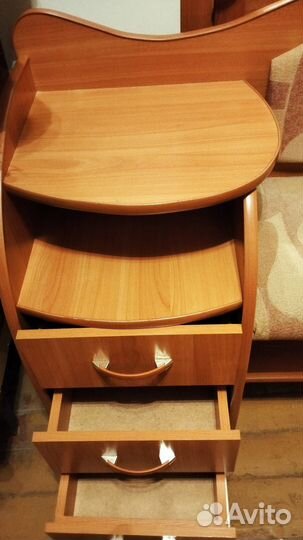 Тумба в прихожую с сиденьем