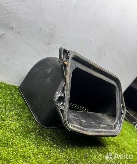 Воздухозаборник Audi A4 B8 8K1819904