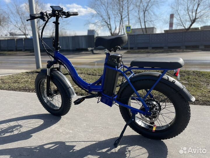 Складной электровелосипед на широких колесах