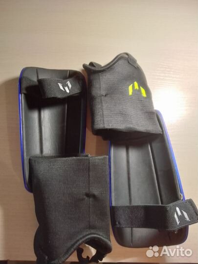 Футбольные щитки Адидас месси