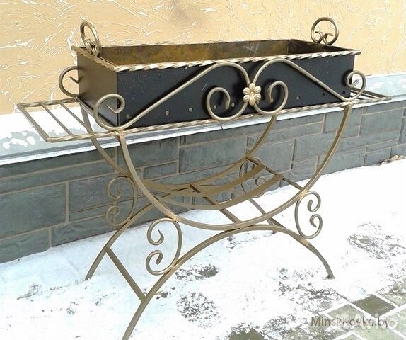 Мангалы с элементами ковки