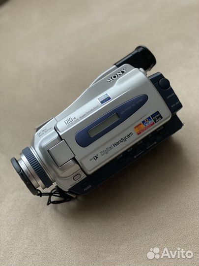 Видеокамера Sony DCR-trv16e