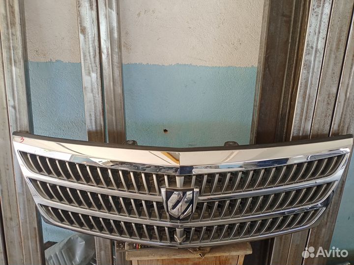 Решетка радиатора Toyota Alphard ANH10 с камерой