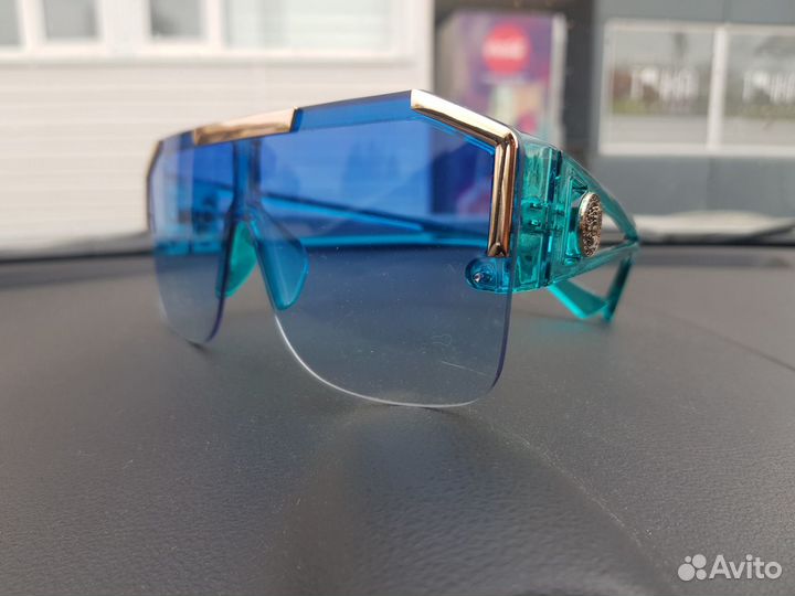 Солнцезащитные очки женские