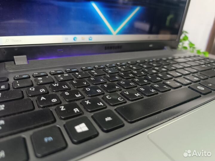 Ноутбук samsung /4Ядра/8Gb/SSD