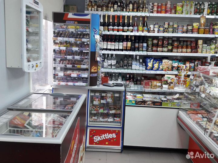 Продавец в продуктовый магазин