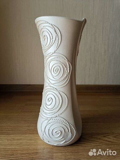 Глиняная ваза