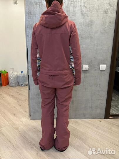 Комбинезон для сноуборда женский