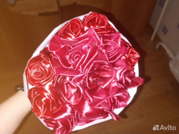 Цветы из атласных лент