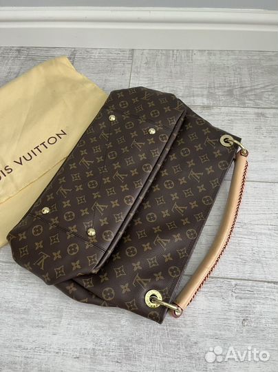 Сумка Louis Vuitton Artsy