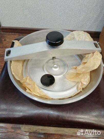 Сковорода с прессом цыплёнка тапака СССР