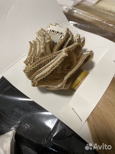 Волосы на заколках русый